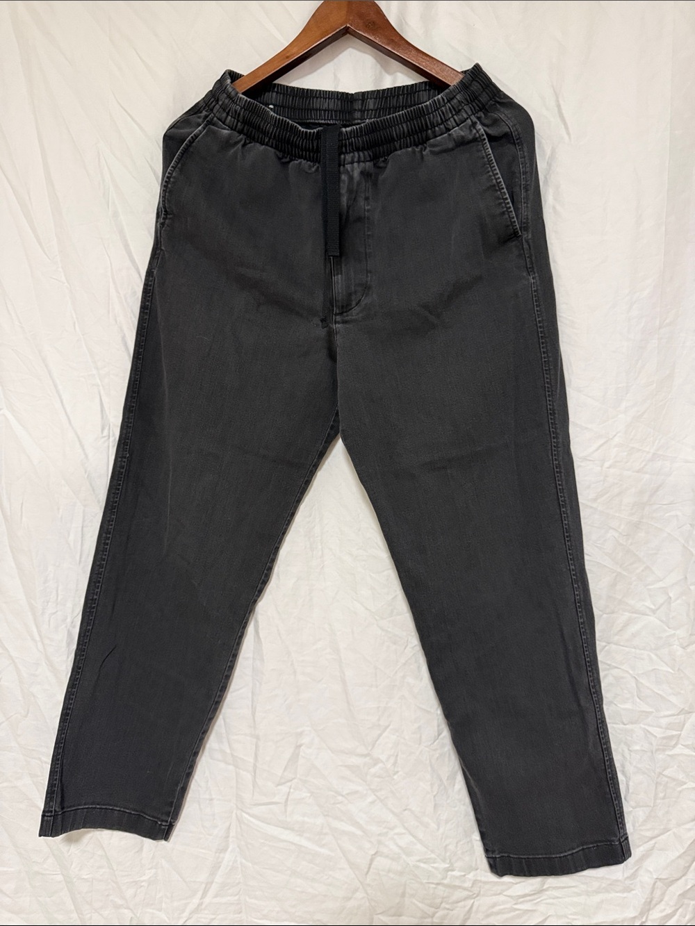 Uniqlo Men's Dark Gray Relaxed Elastic-Waist Jeans